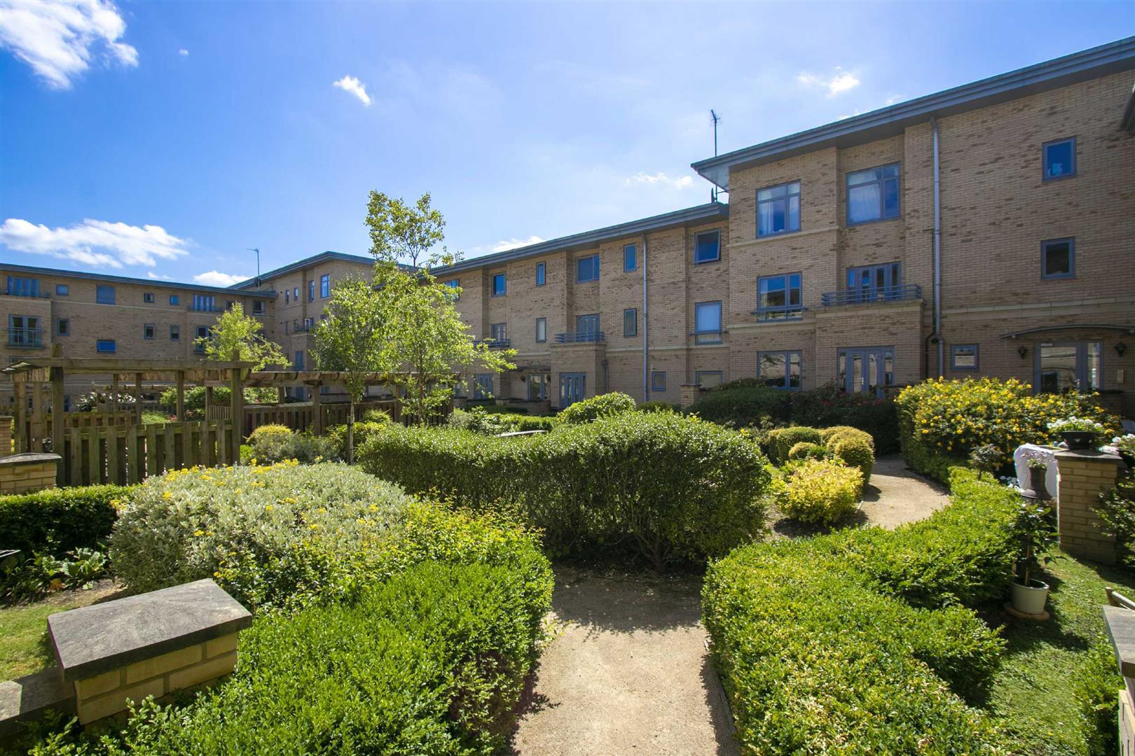 1 bed property in Robinson Street, Milton Keynes